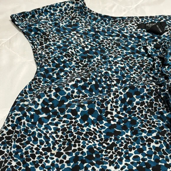 Alfani Petite 12P Silk Sleeveless Blouse Blue Black‎ Animal Print Ruffle Top - Picture 10 of 10